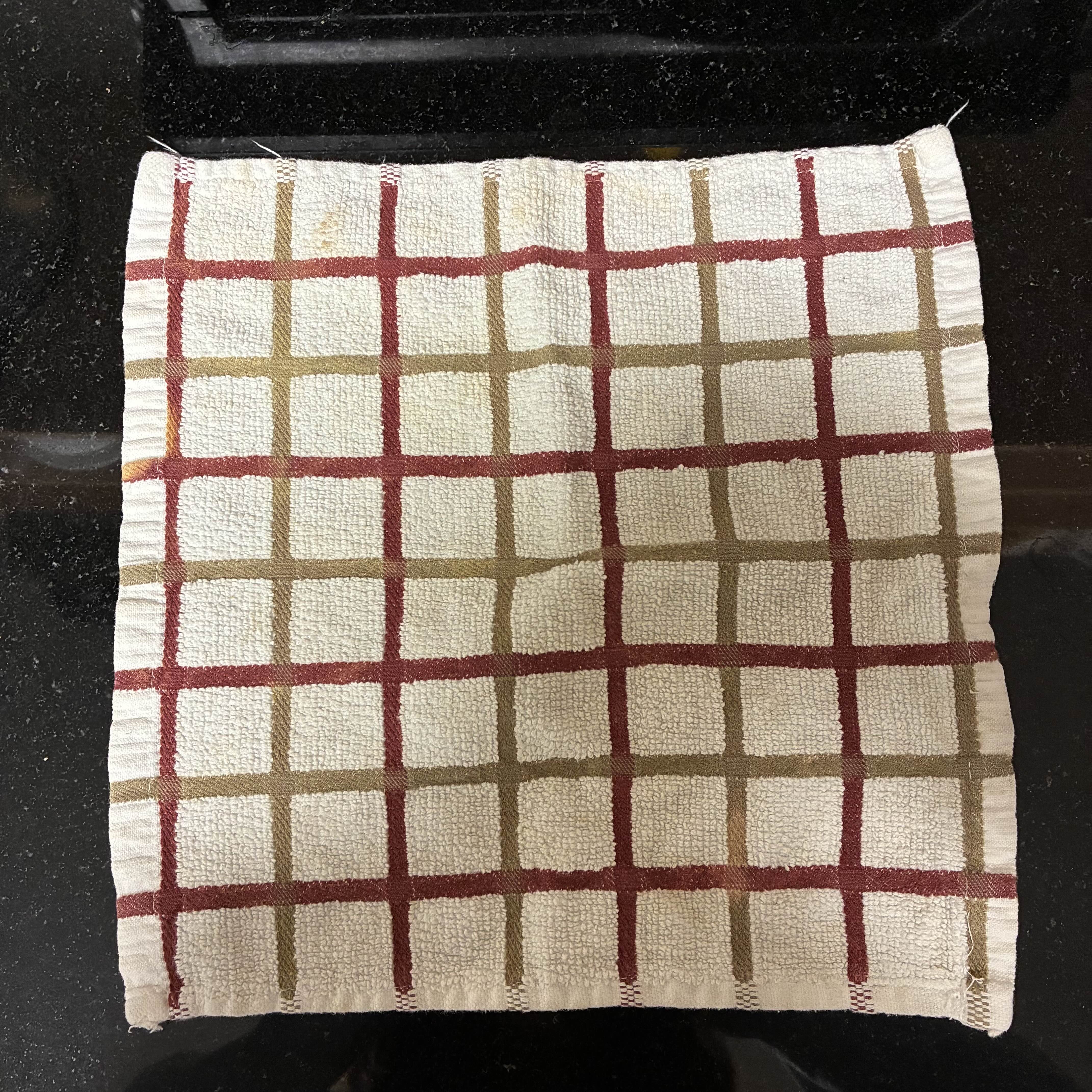 This is the sound of me hitting my counter with a towel. <br><audio controls src='/audio/Towel hitting counter.mp3'></audio>